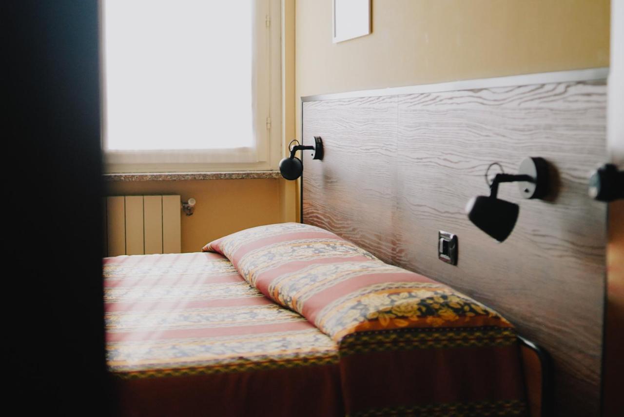 Locanda La Castellana Castello d'Agogna Экстерьер фото