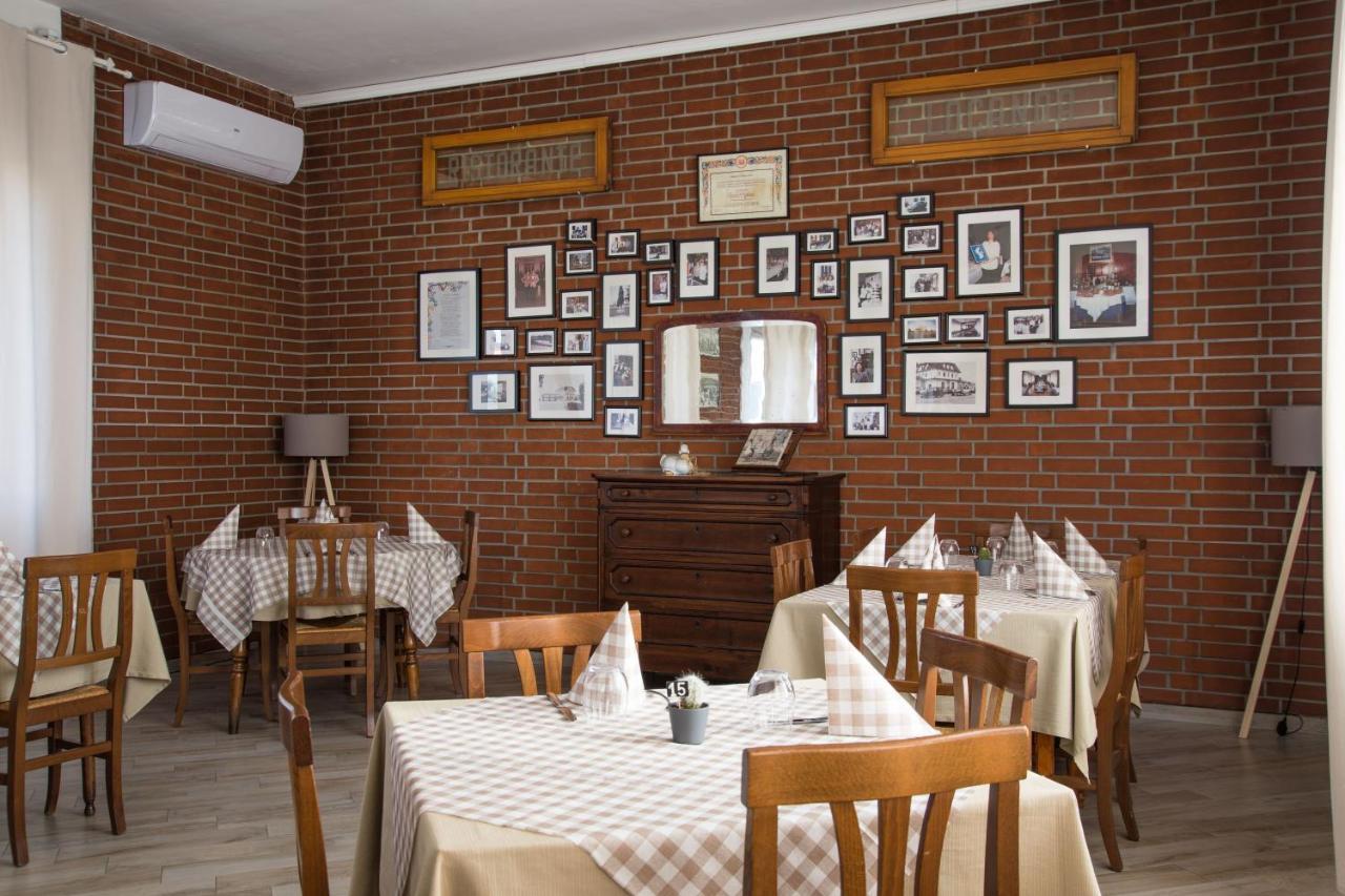 Locanda La Castellana Castello d'Agogna Экстерьер фото