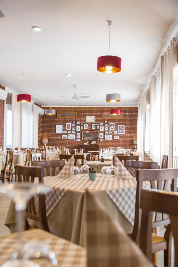Locanda La Castellana Castello d'Agogna Экстерьер фото