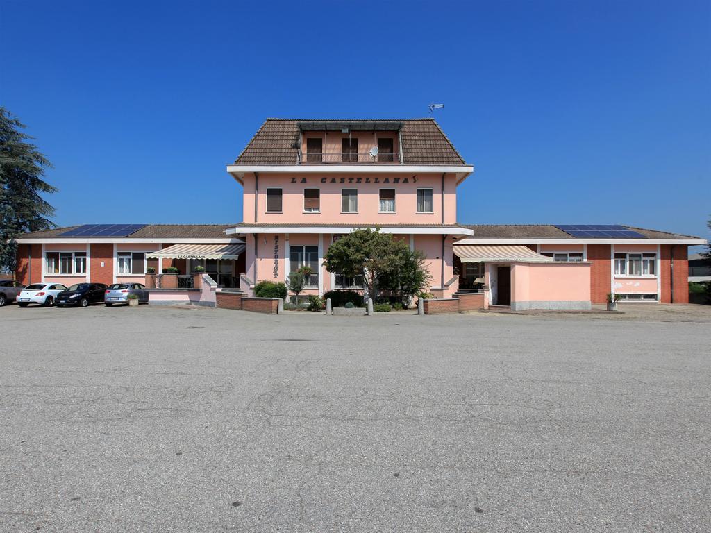 Locanda La Castellana Castello d'Agogna Экстерьер фото